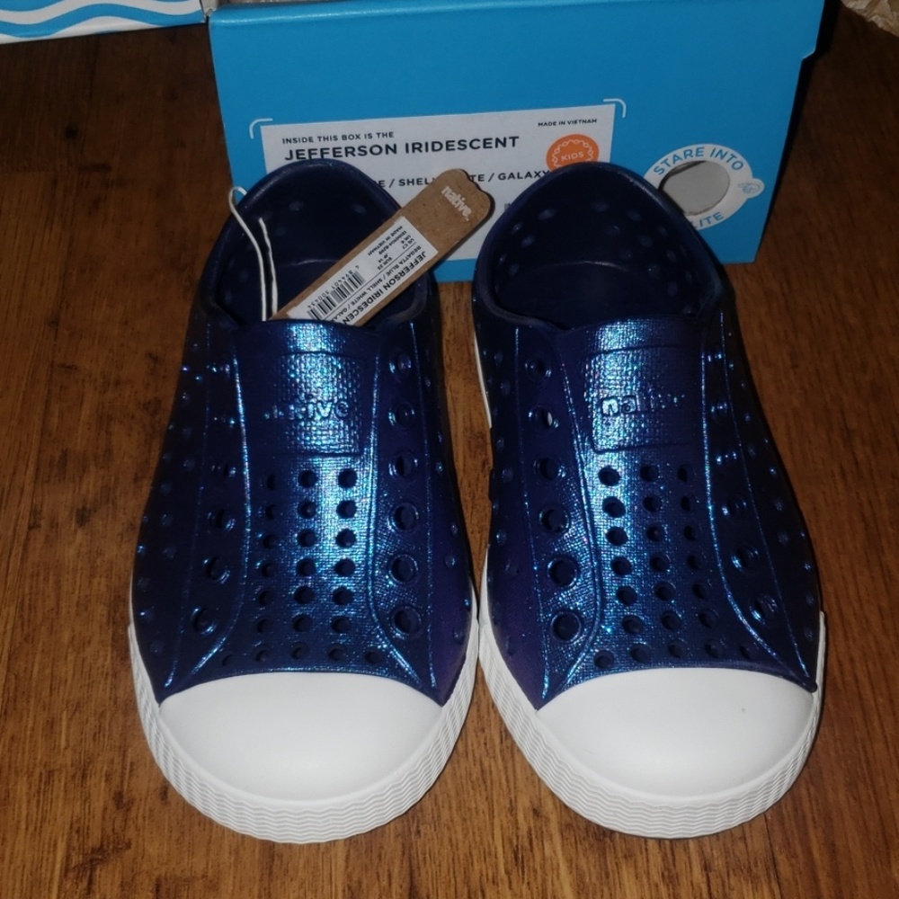 NIB Natives- Jefferson size 7